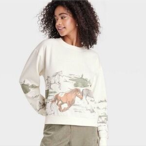 IML Cream Running Horses Lightweight Sweatshirt Size Medium Woman's